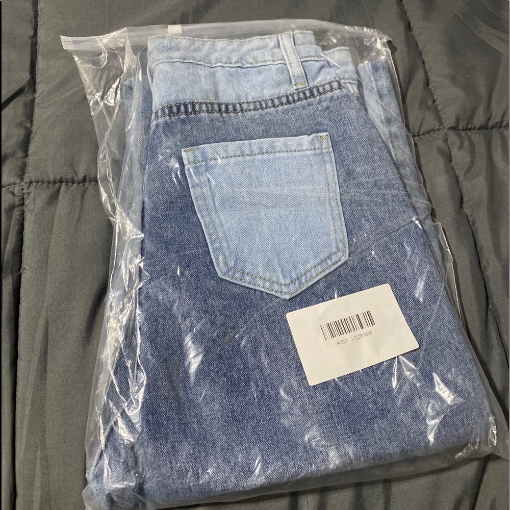 Color Block Patchwork Single Button Jeans - image 1